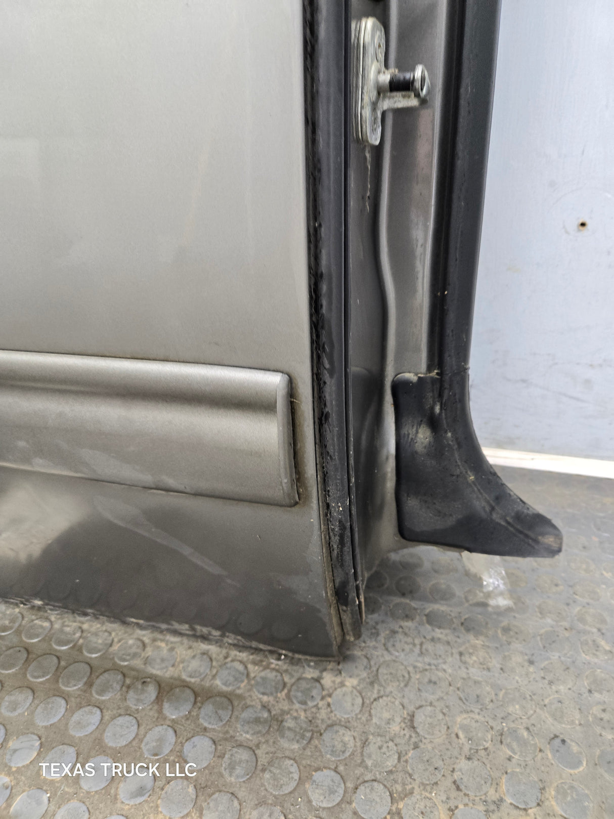 2007-2013 Chevrolet Silverado / GMC Sierra 1500 2500 3500 HD Passenger side Extended Cab RH Rear Door