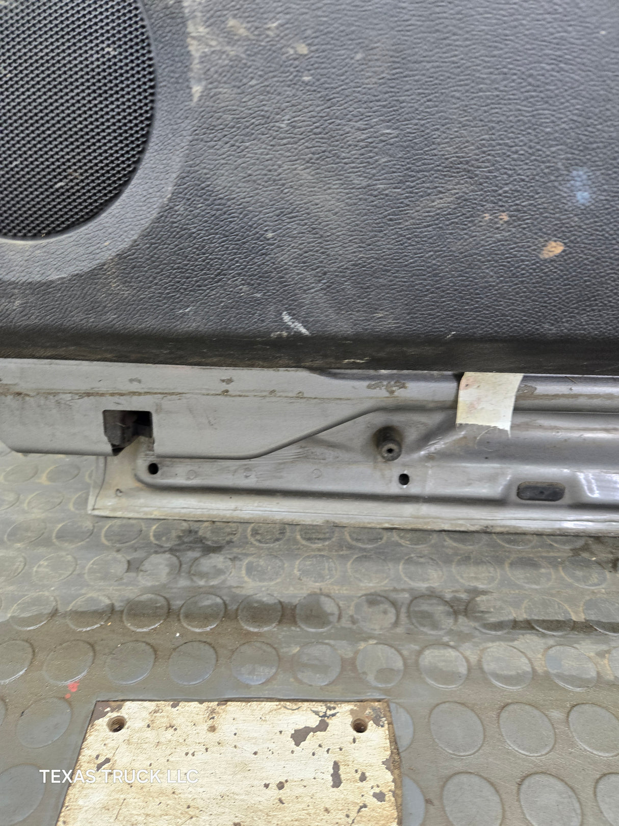 2007-2013 Chevrolet Silverado / GMC Sierra 1500 2500 3500 HD Passenger side Extended Cab RH Rear Door