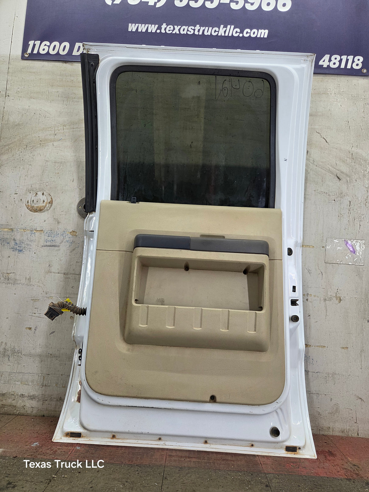 1999-2011 Ford Super Duty F250 F350 F450 F550 RH Crew Cab Passenger Side Rear Door