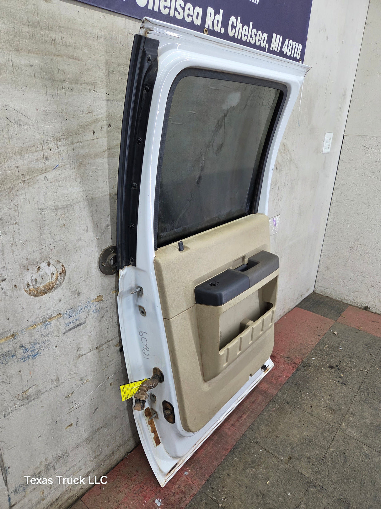 1999-2011 Ford Super Duty F250 F350 F450 F550 RH Crew Cab Passenger Side Rear Door