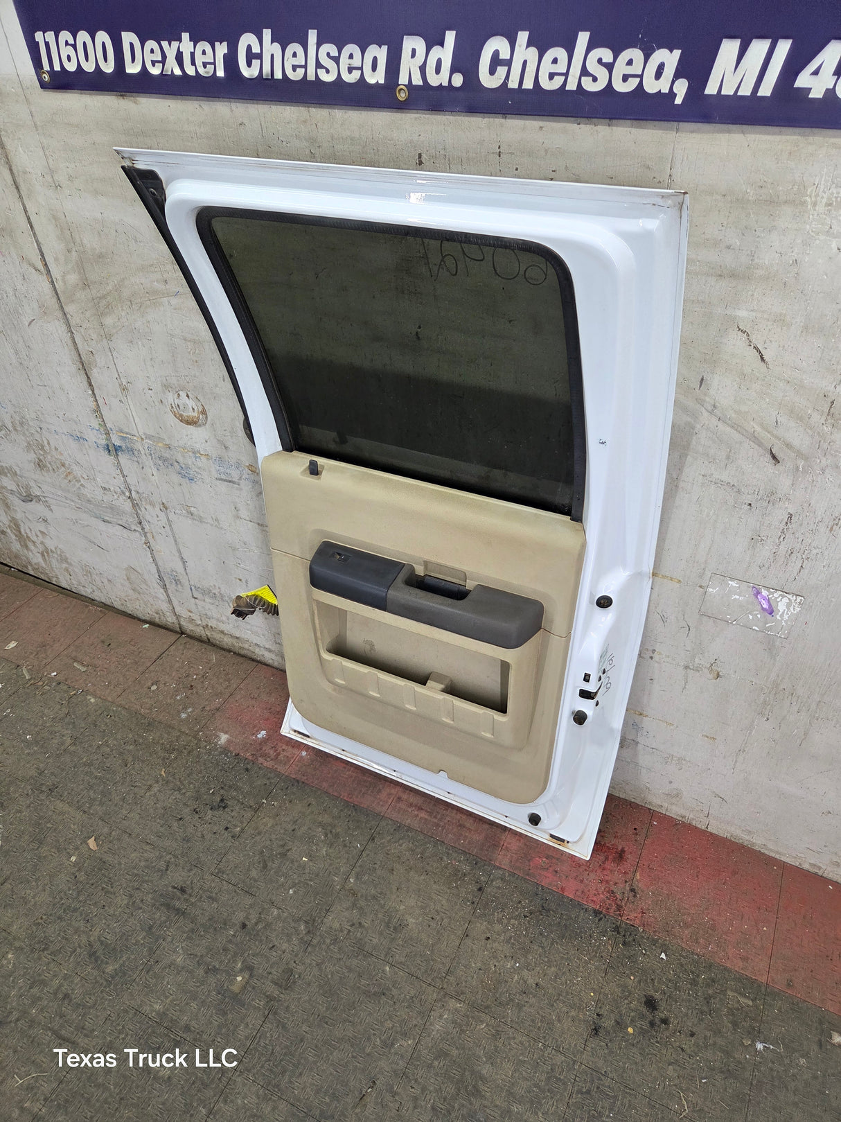 1999-2011 Ford Super Duty F250 F350 F450 F550 RH Crew Cab Passenger Side Rear Door