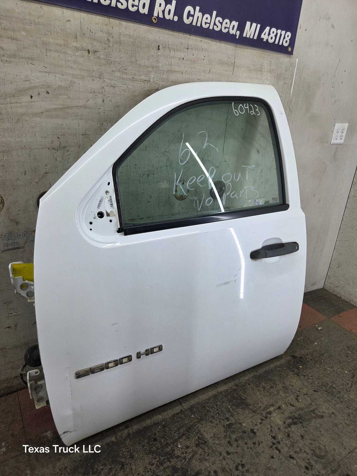2007-2013 Chevrolet Silverado / GMC Sierra 1500 2500 3500 HD LH Front Driver Side Door
