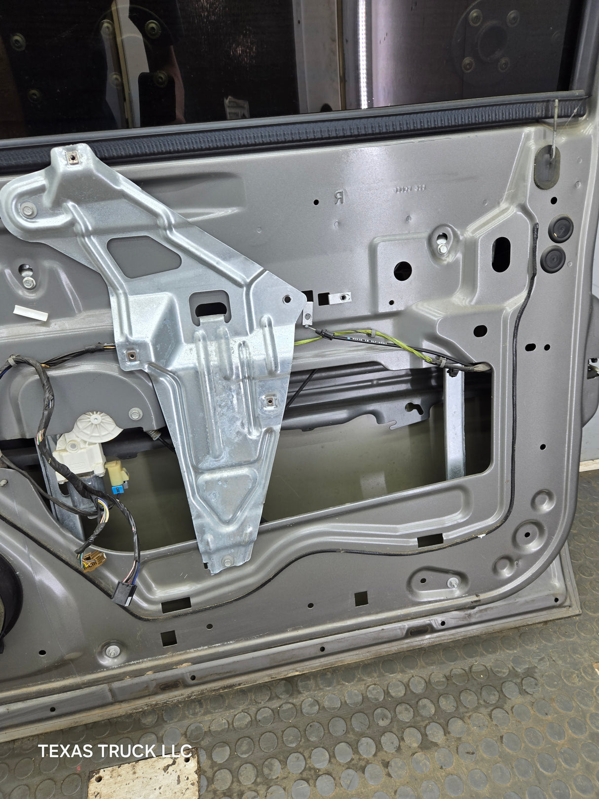 2004-2012 Chevrolet Colorado / GMC Canyon Passenger Side Crew Cab Door RH