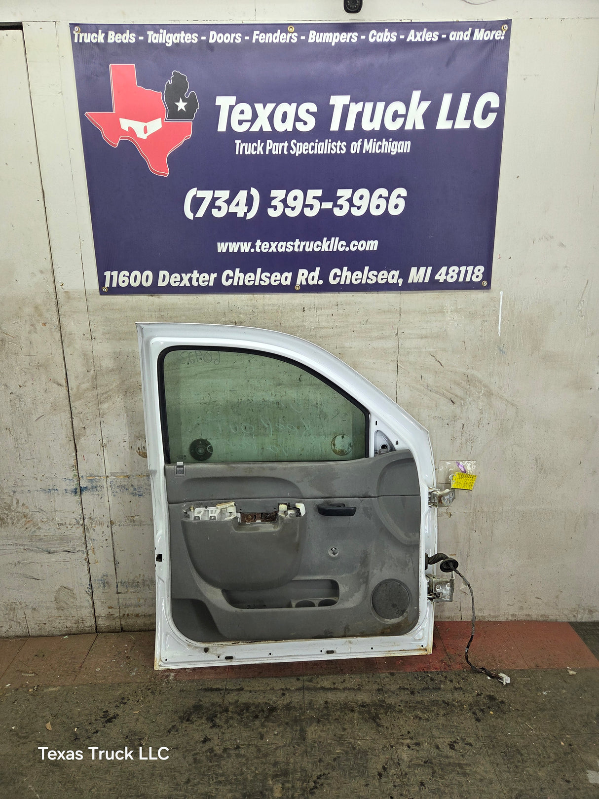 2007-2013 Chevrolet Silverado / GMC Sierra 1500 2500 3500 HD LH Front Driver Side Door