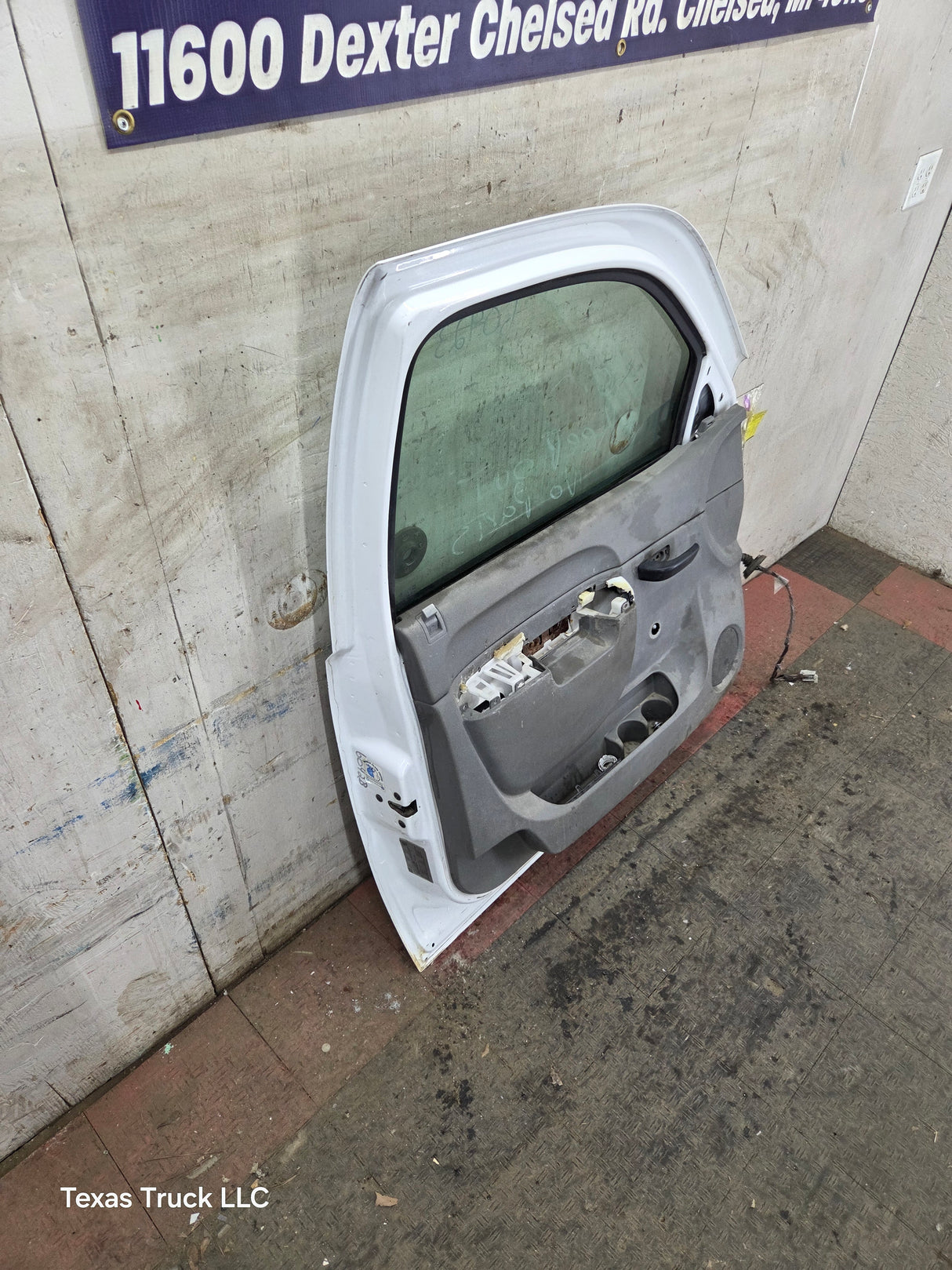2007-2013 Chevrolet Silverado / GMC Sierra 1500 2500 3500 HD LH Front Driver Side Door