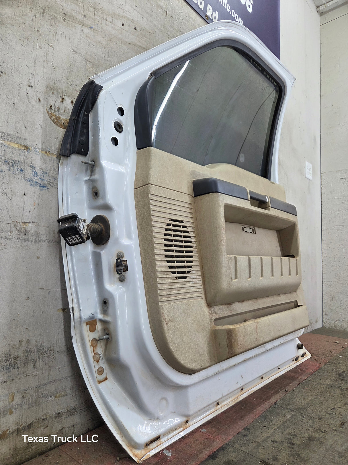 1999-2011 Ford Super Duty / Excursion Front Passenger RH Door F250 F350 F450 F550