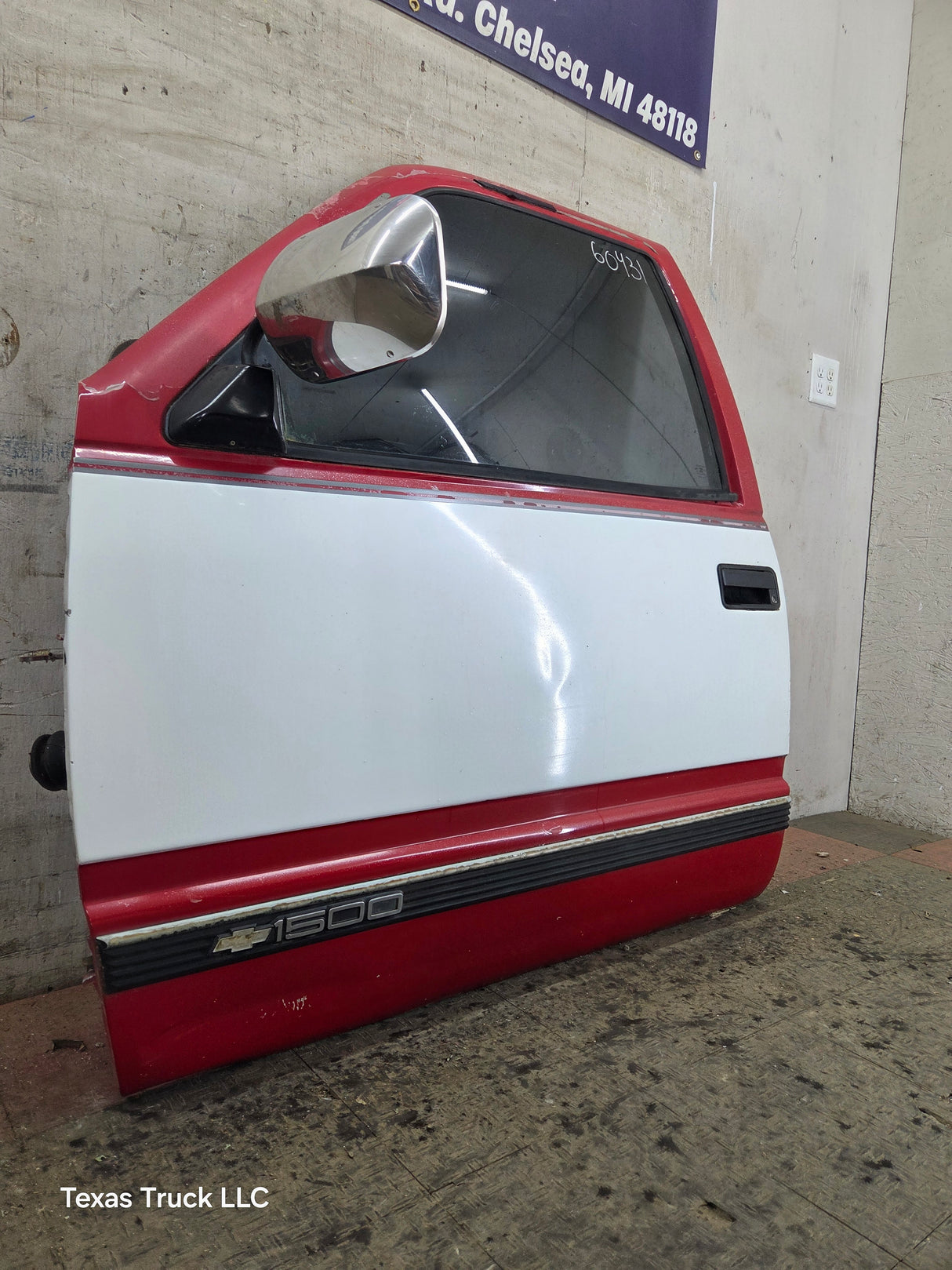 1988-2000 Chevrolet Silverado Suburban GMC Sierra LH Front Driver Side Door
