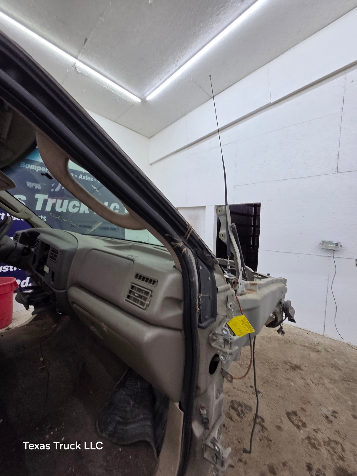1999-2007 Ford Super Duty F250 F350 F450 F550 XLT 4 Door Crew Cab