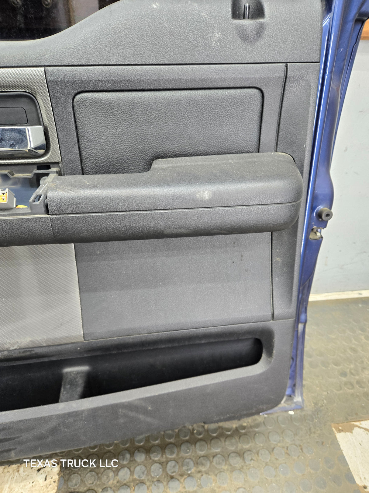 2004-2008 Ford F150 Crew Cab Passenger Side Front Door RH