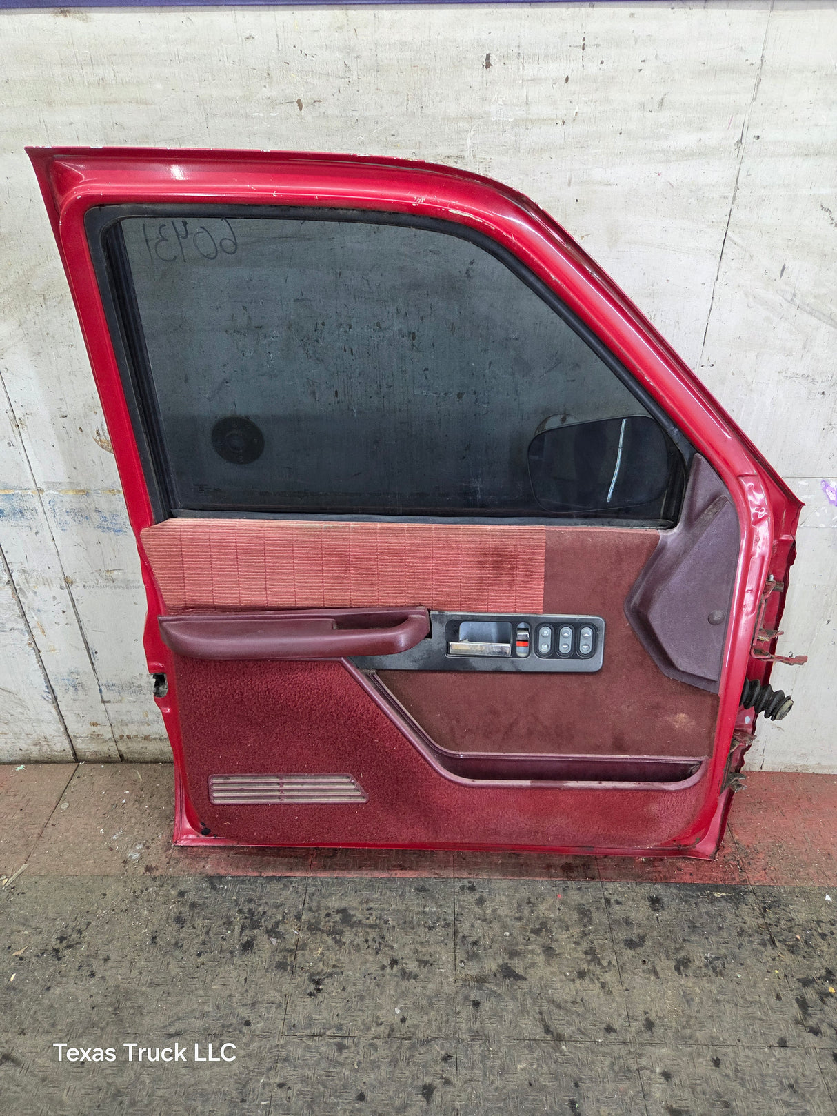 1988-2000 Chevrolet Silverado Suburban GMC Sierra LH Front Driver Side Door