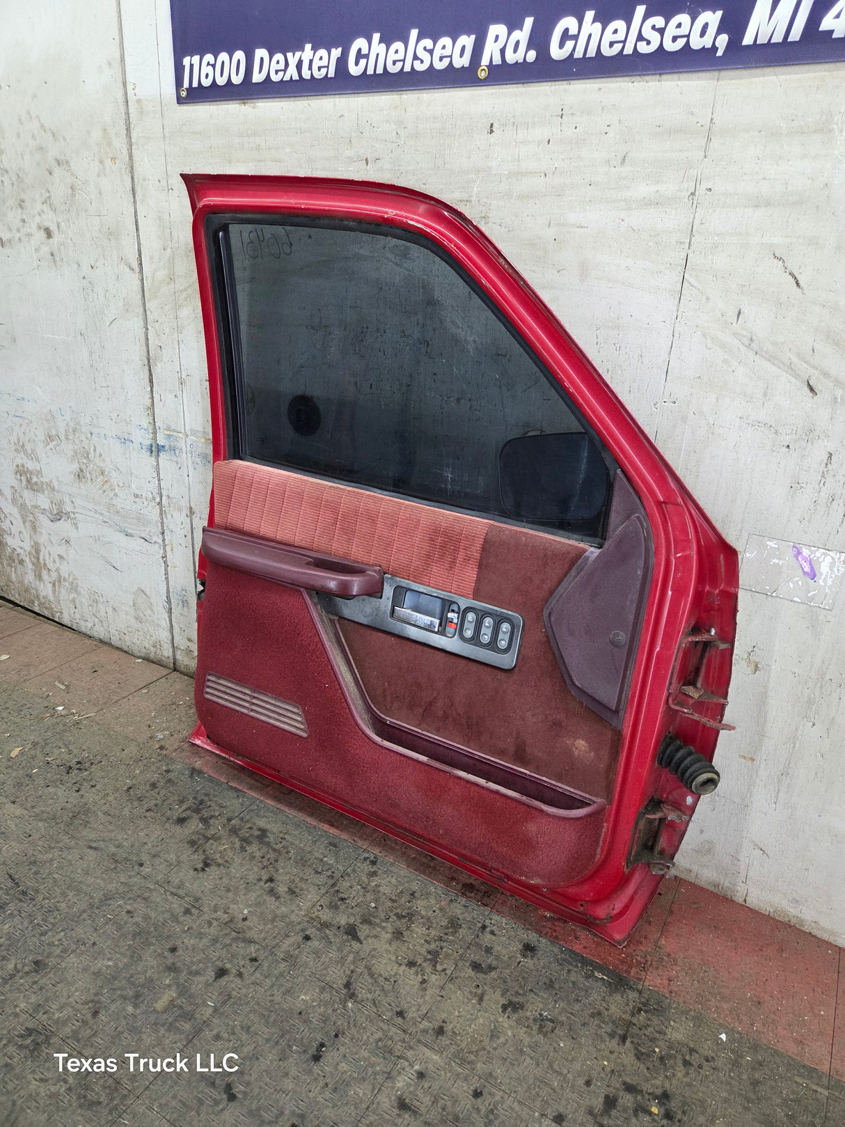 1988-2000 Chevrolet Silverado Suburban GMC Sierra LH Front Driver Side Door