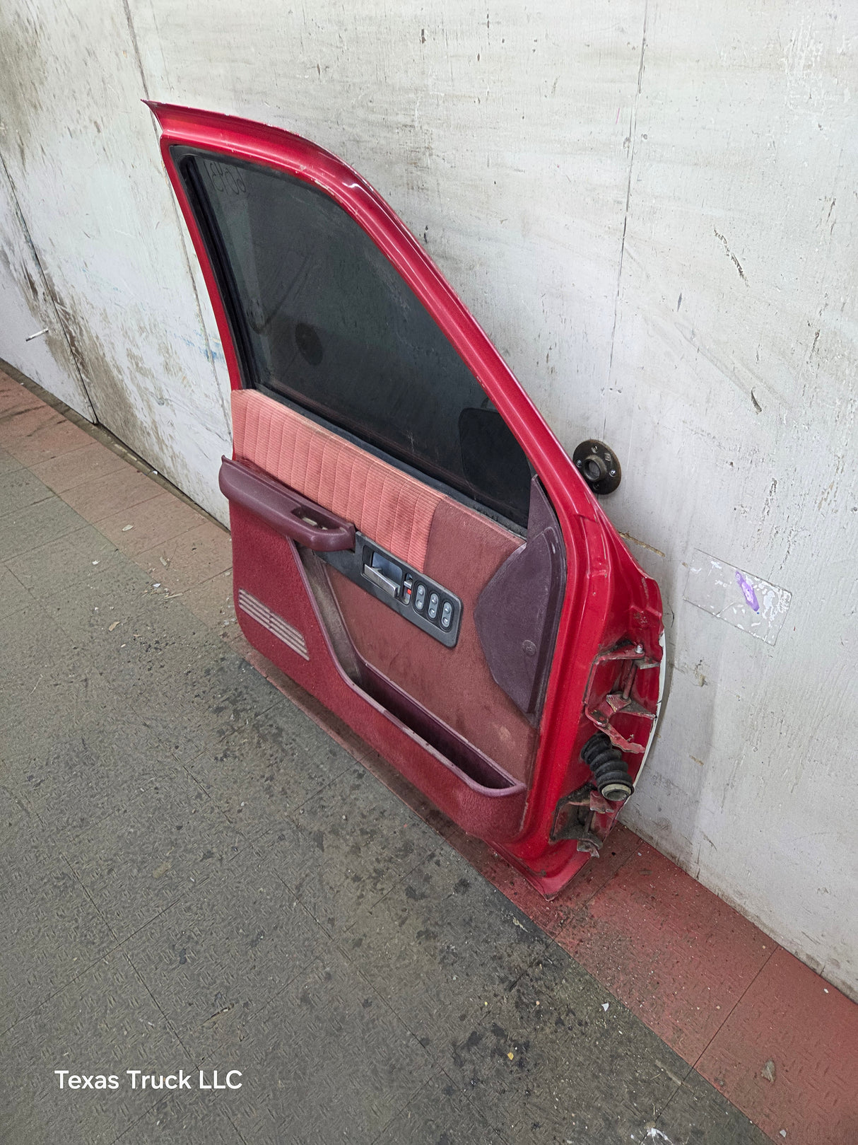 1988-2000 Chevrolet Silverado Suburban GMC Sierra LH Front Driver Side Door