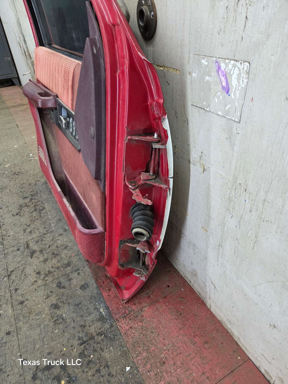 1988-2000 Chevrolet Silverado Suburban GMC Sierra LH Front Driver Side Door
