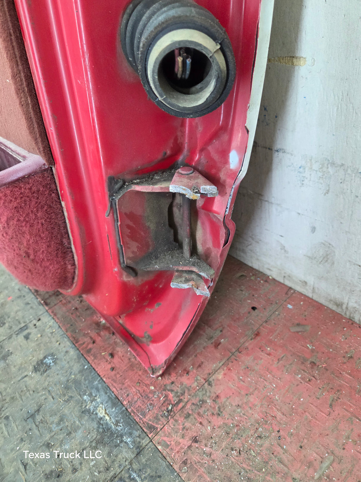 1988-2000 Chevrolet Silverado Suburban GMC Sierra LH Front Driver Side Door