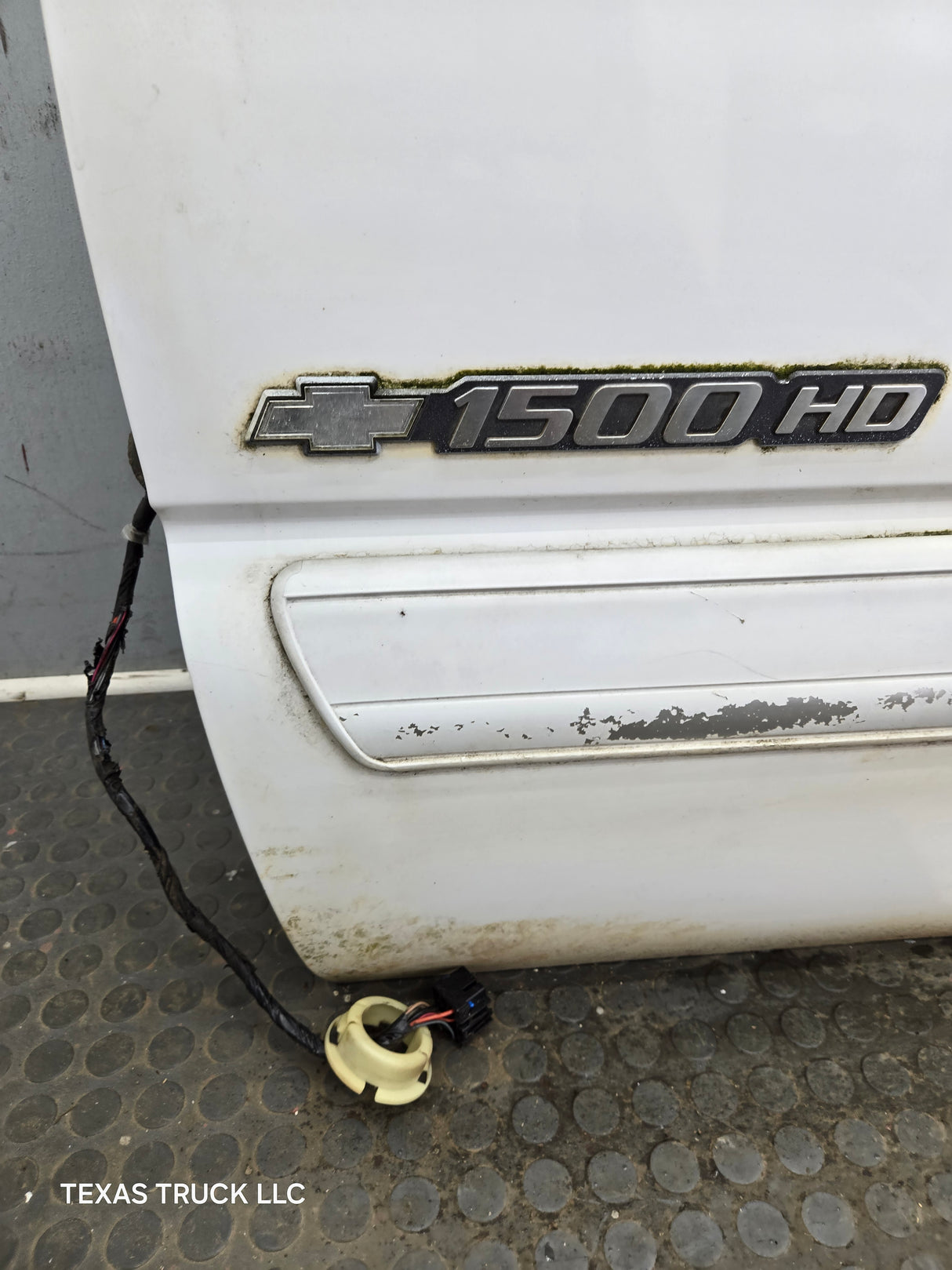 1999-2006 Chevrolet Silverado / GMC Sierra 1500 2500 3500 HD Driver Side Front Door LH - Grey