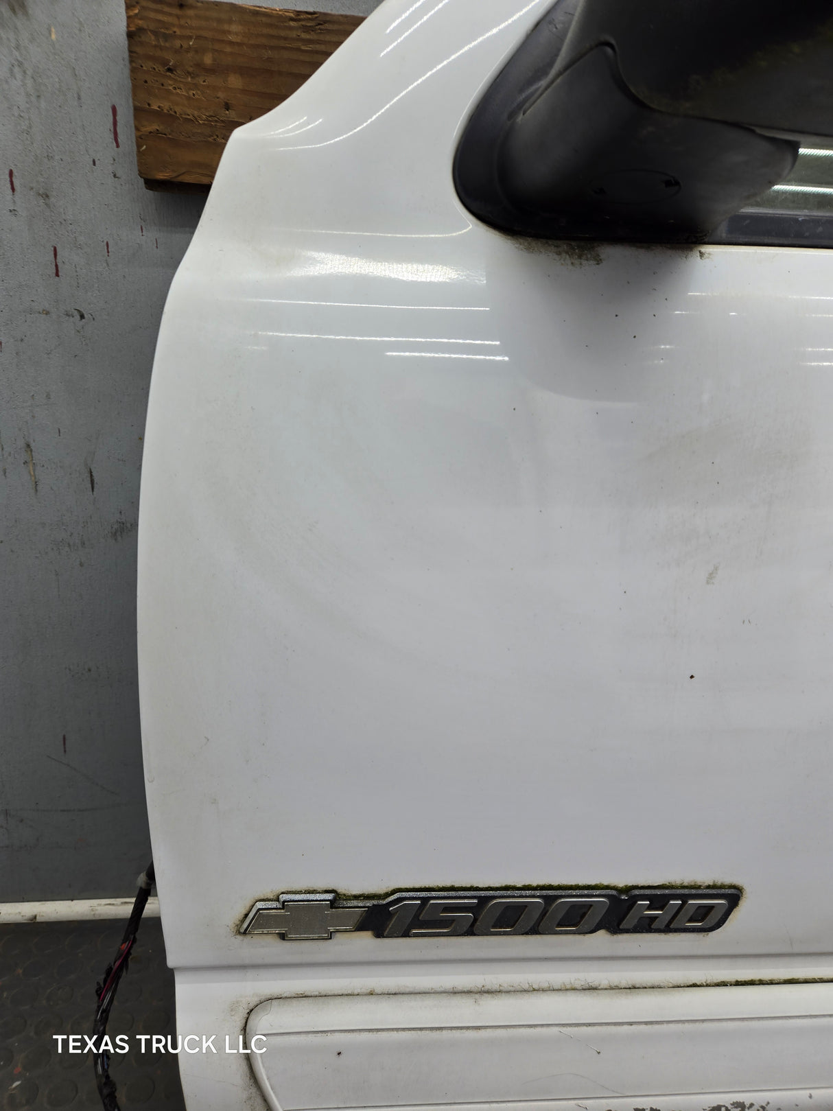 1999-2006 Chevrolet Silverado / GMC Sierra 1500 2500 3500 HD Driver Side Front Door LH - Grey