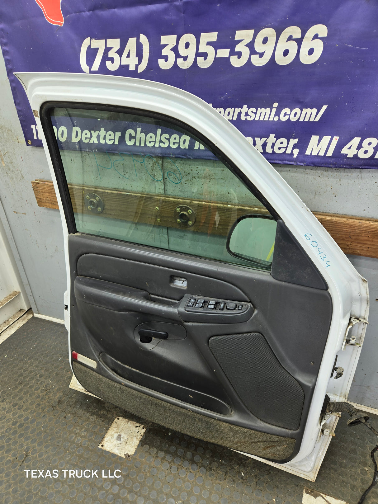 1999-2006 Chevrolet Silverado / GMC Sierra 1500 2500 3500 HD Driver Side Front Door LH - Grey