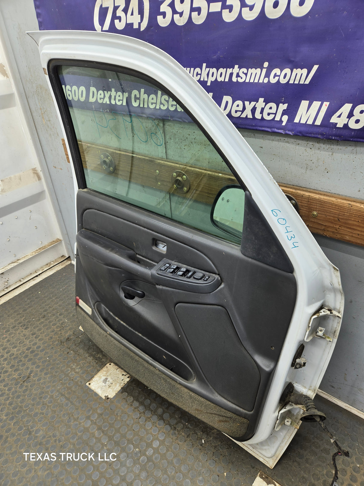 1999-2006 Chevrolet Silverado / GMC Sierra 1500 2500 3500 HD Driver Side Front Door LH - Grey