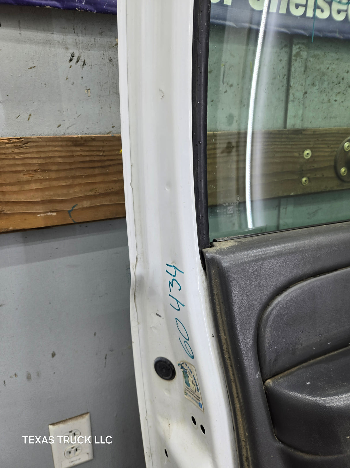 1999-2006 Chevrolet Silverado / GMC Sierra 1500 2500 3500 HD Driver Side Front Door LH - Grey