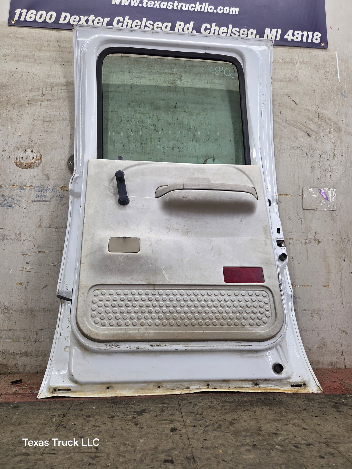 1999-2011 Ford Super Duty F250 F350 F450 F550 RH Crew Cab Passenger Side Rear Door