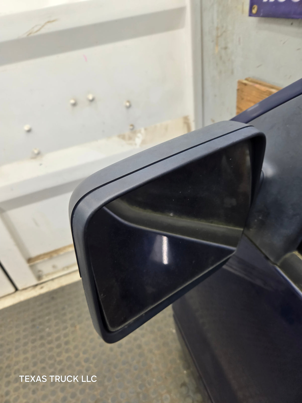 2004-2008 Ford F150 Crew Cab Driver Side Front Door LH