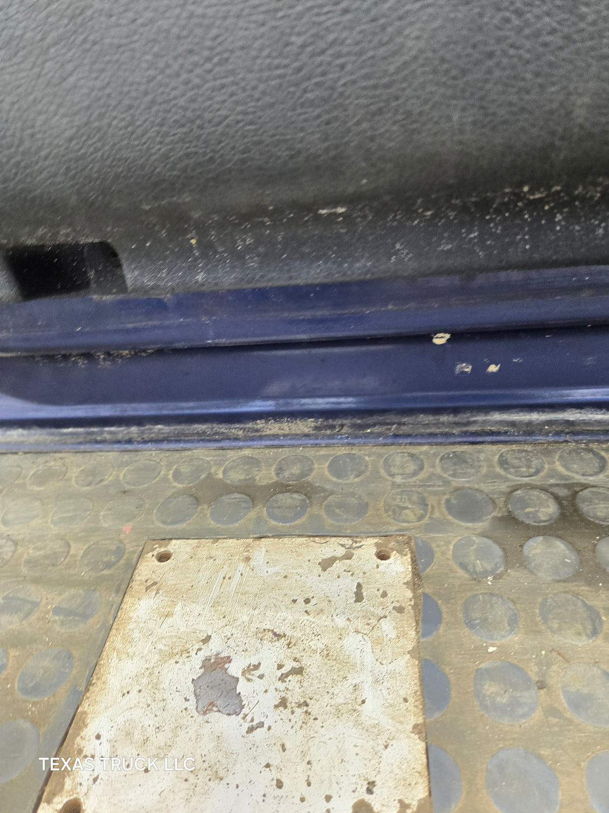 2004-2008 Ford F150 Crew Cab Driver Side Front Door LH
