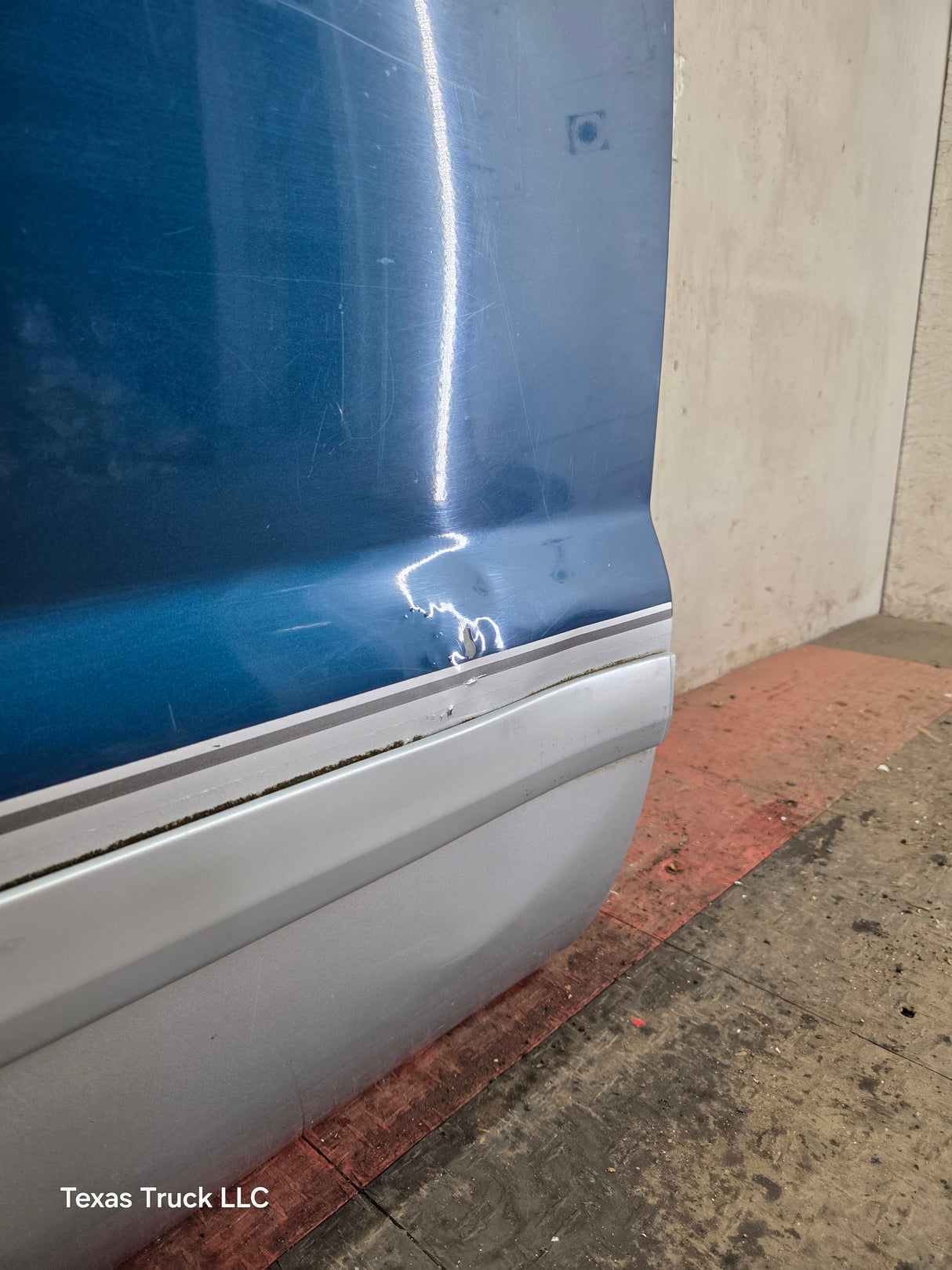 1999-2007 Ford Super Duty F250 F350 F450 F550 RH Extended Cab Passenger Rear Door