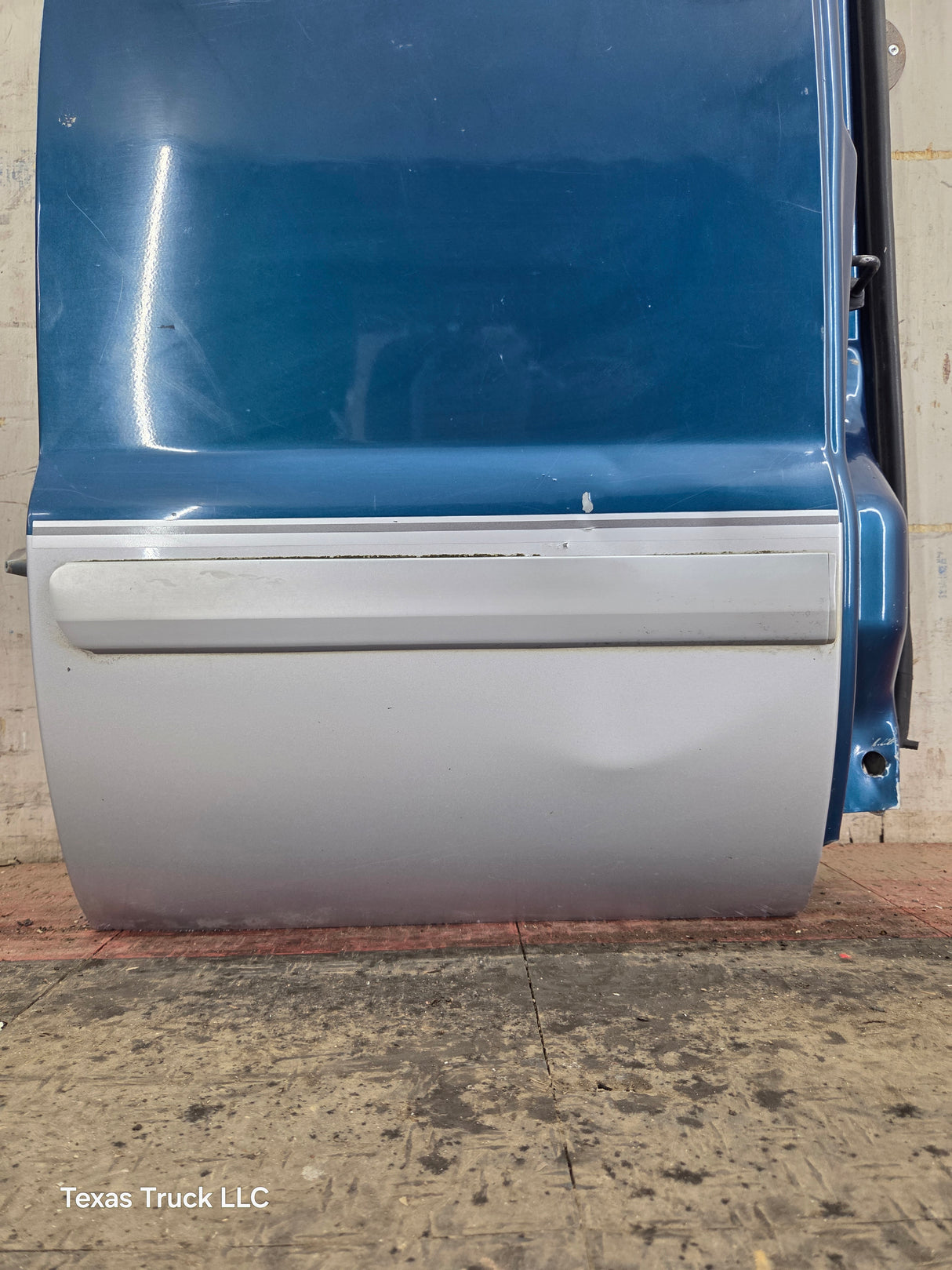 1999-2007 Ford Super Duty F250 F350 F450 F550 RH Extended Cab Passenger Rear Door