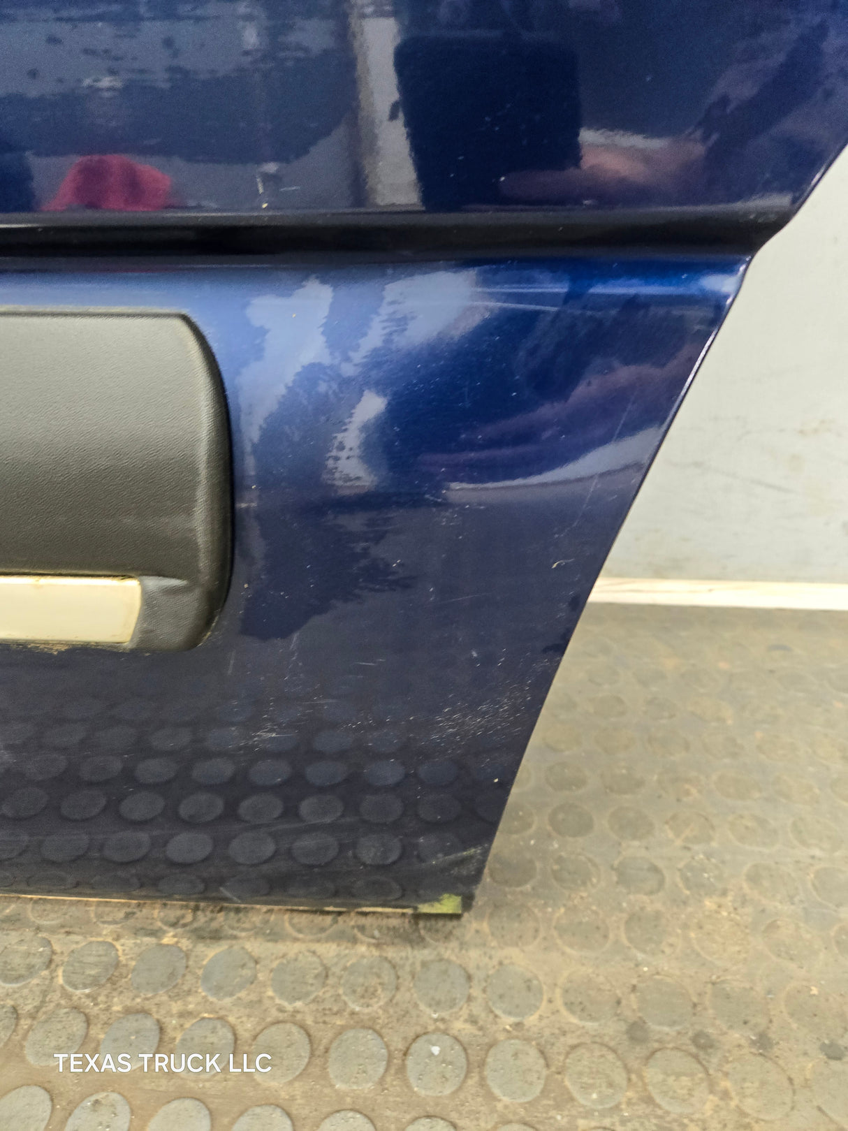 2001-2006 Chevrolet Tahoe / GMC Yukon 1500 2500HD Rear Driver Side Rear Door LH