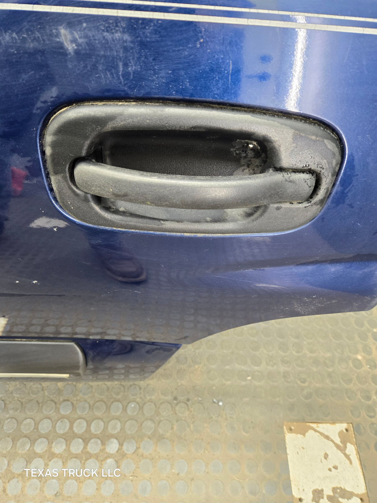 2001-2006 Chevrolet Tahoe / GMC Yukon 1500 2500HD Rear Driver Side Rear Door LH