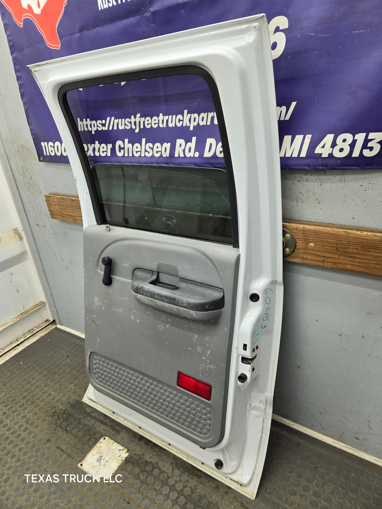 1999-2007 Ford Super Duty RH Passenger Side Rear Crew Cab Door F250 F350 F450 F550