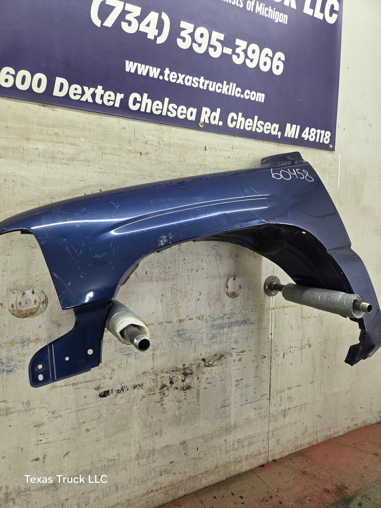 1999-2002 Chevrolet Silverado / Tahoe / Suburban 1500 2500 3500 HD LH Driver Side Front Fender