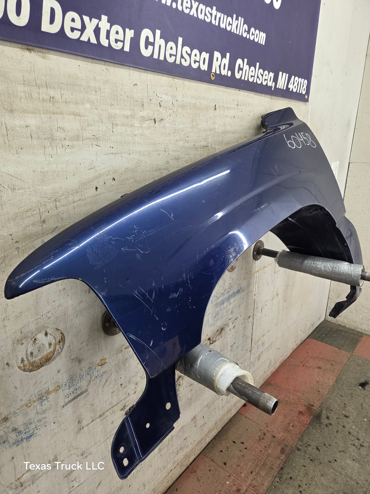 1999-2002 Chevrolet Silverado / Tahoe / Suburban 1500 2500 3500 HD LH Driver Side Front Fender