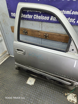 1999-2006 Chevrolet Silverado / GMC Sierra 1500 2500 3500 HD Front Passenger Side Door RH