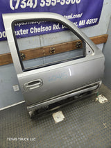 1999-2006 Chevrolet Silverado / GMC Sierra 1500 2500 3500 HD Front Passenger Side Door RH
