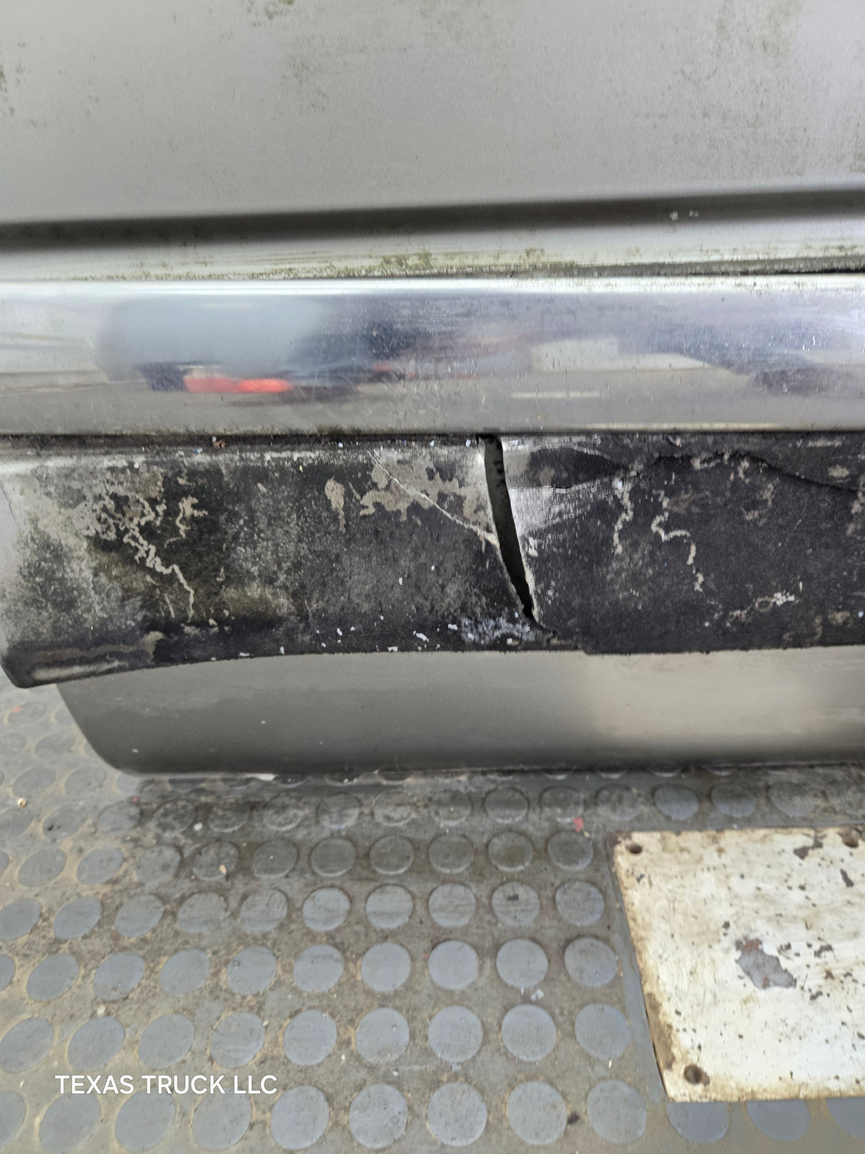 1999-2006 Chevrolet Silverado / GMC Sierra 1500 2500 3500 HD Front Passenger Side Door RH