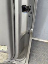 1999-2006 Chevrolet Silverado / GMC Sierra 1500 2500 3500 HD Front Passenger Side Door RH