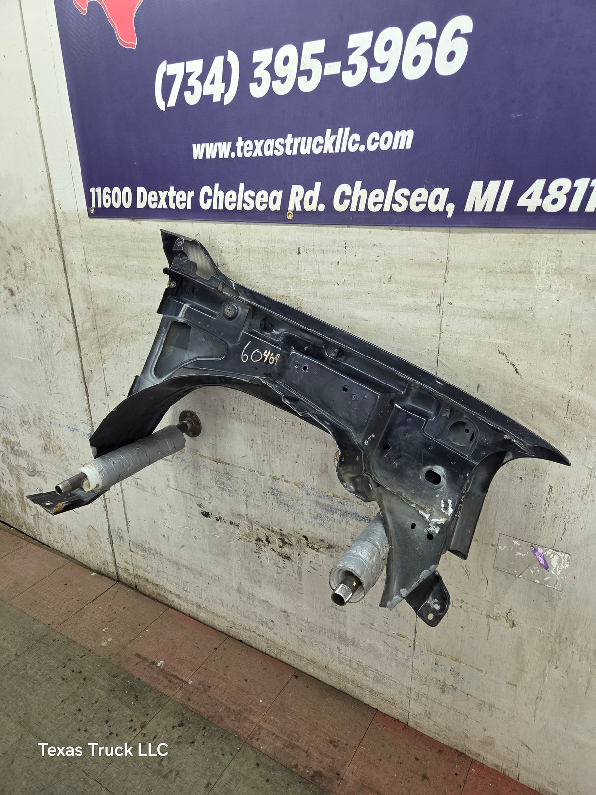 1999-2002 Chevrolet Silverado / Tahoe / Suburban 1500 2500 3500 HD LH Driver Side Front Fender