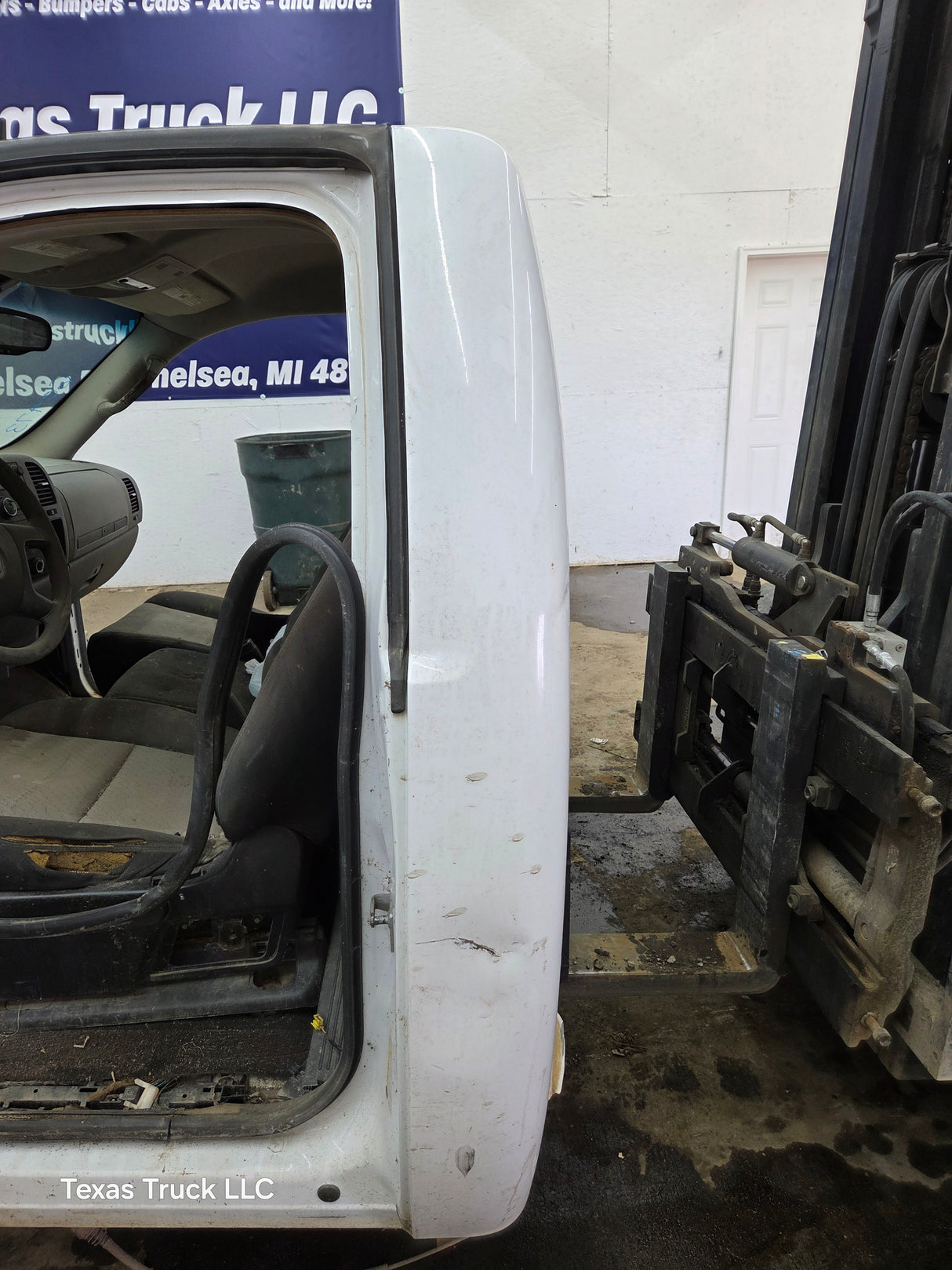 2007-2013 Chevrolet Silverado / GMC Sierra 1500 2500 3500 HD Regular Cab