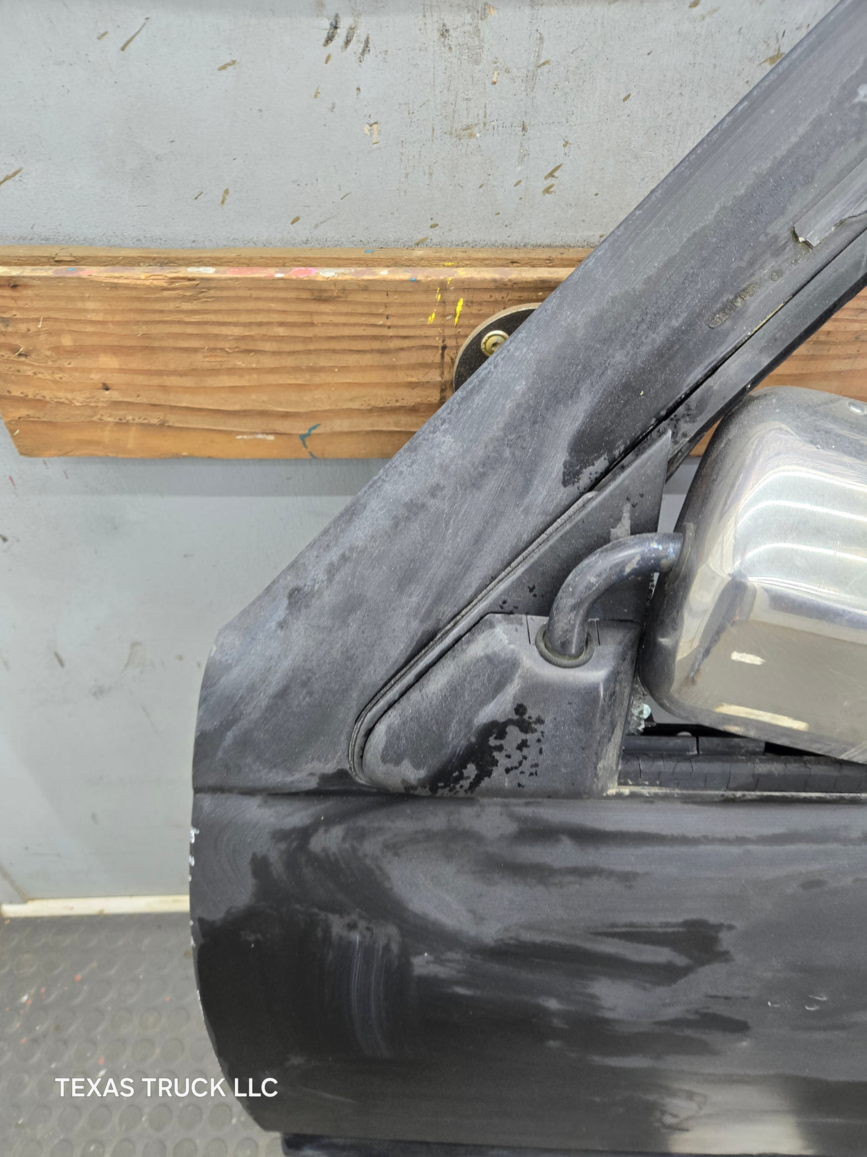 1988-2000 Chevrolet Silverado Suburban GMC Sierra LH Front Driver Side Door