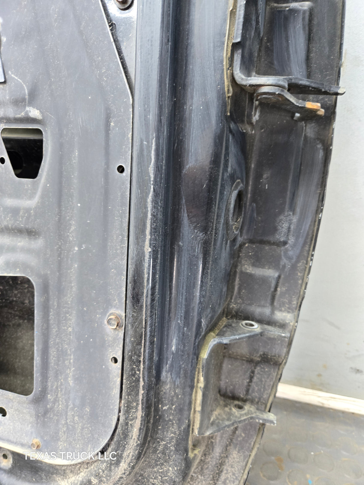 1988-2000 Chevrolet Silverado Suburban GMC Sierra LH Front Driver Side Door