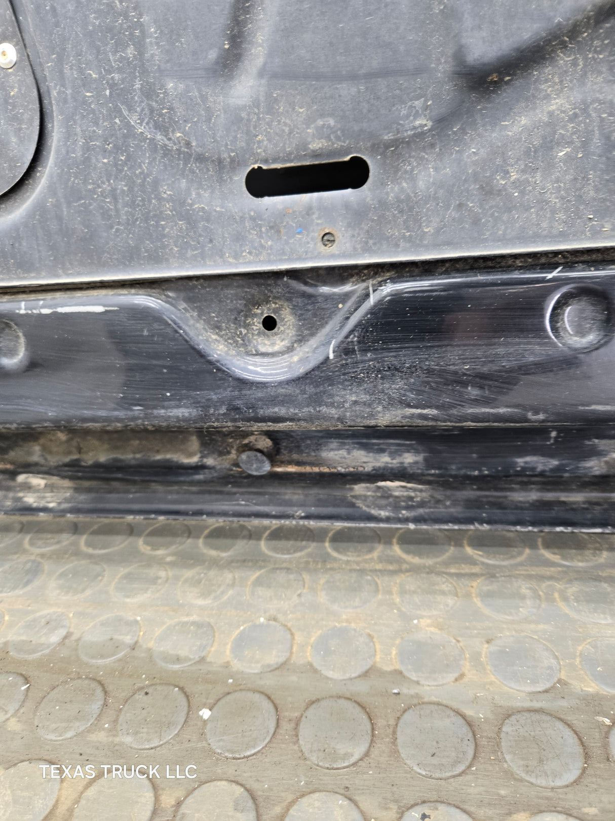 1988-2000 Chevrolet Silverado Suburban GMC Sierra LH Front Driver Side Door