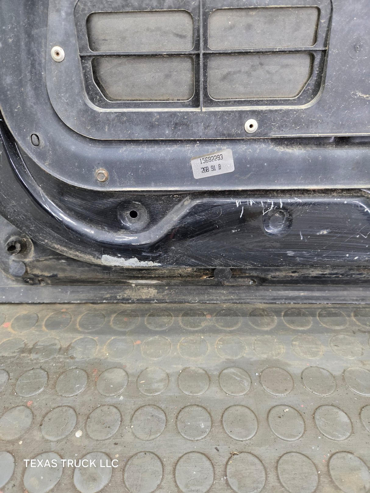 1988-2000 Chevrolet Silverado Suburban GMC Sierra LH Front Driver Side Door