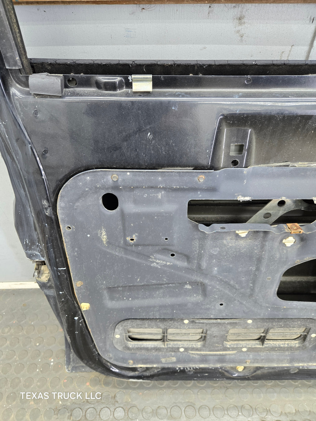 1988-2000 Chevrolet Silverado Suburban GMC Sierra LH Front Driver Side Door
