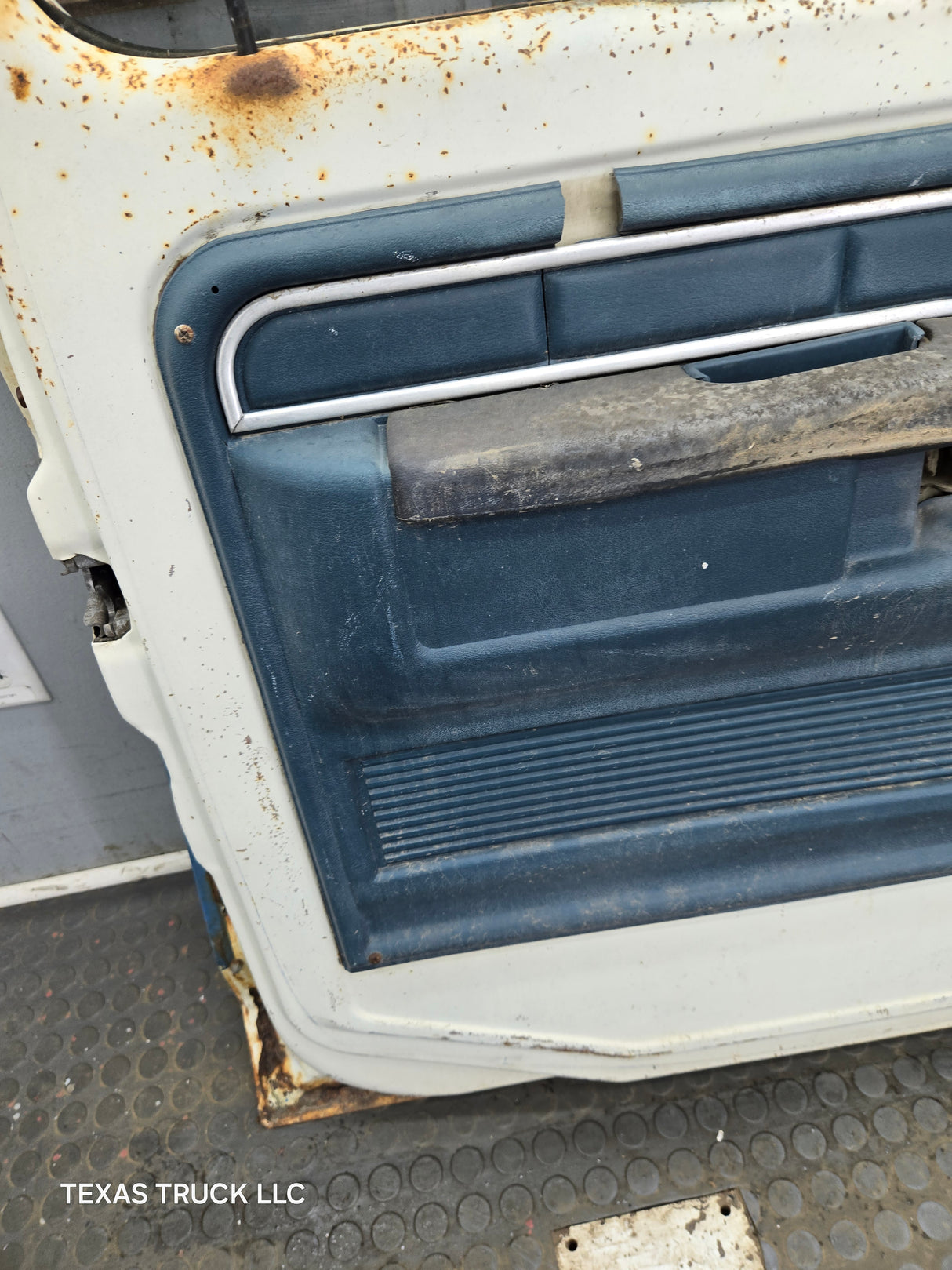 1973-1979 Ford F100 F150 F250 F350 LH Driver Side Front Door