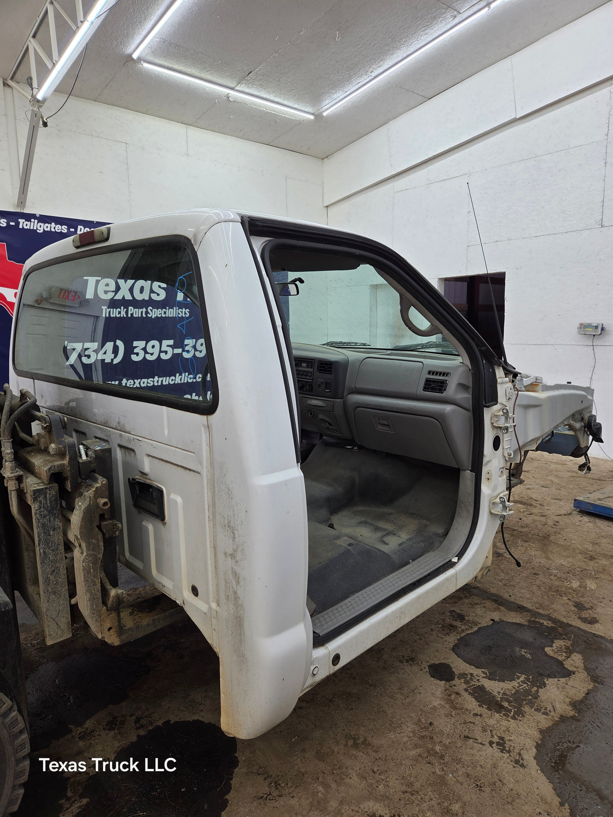 1999-2007 Ford Super Duty F250 F350 F450 F550 2 Door Regular Cab