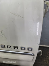 2007-2013 Chevrolet Silverado / GMC Sierra 1500 25000 3500 HD LH Front Passenger Side Door