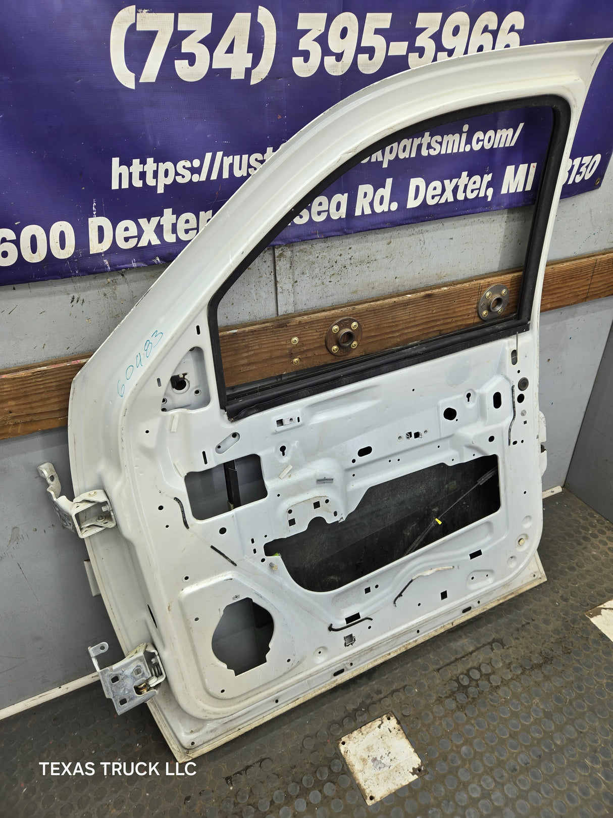 2007-2013 Chevrolet Silverado / GMC Sierra 1500 25000 3500 HD LH Front Passenger Side Door