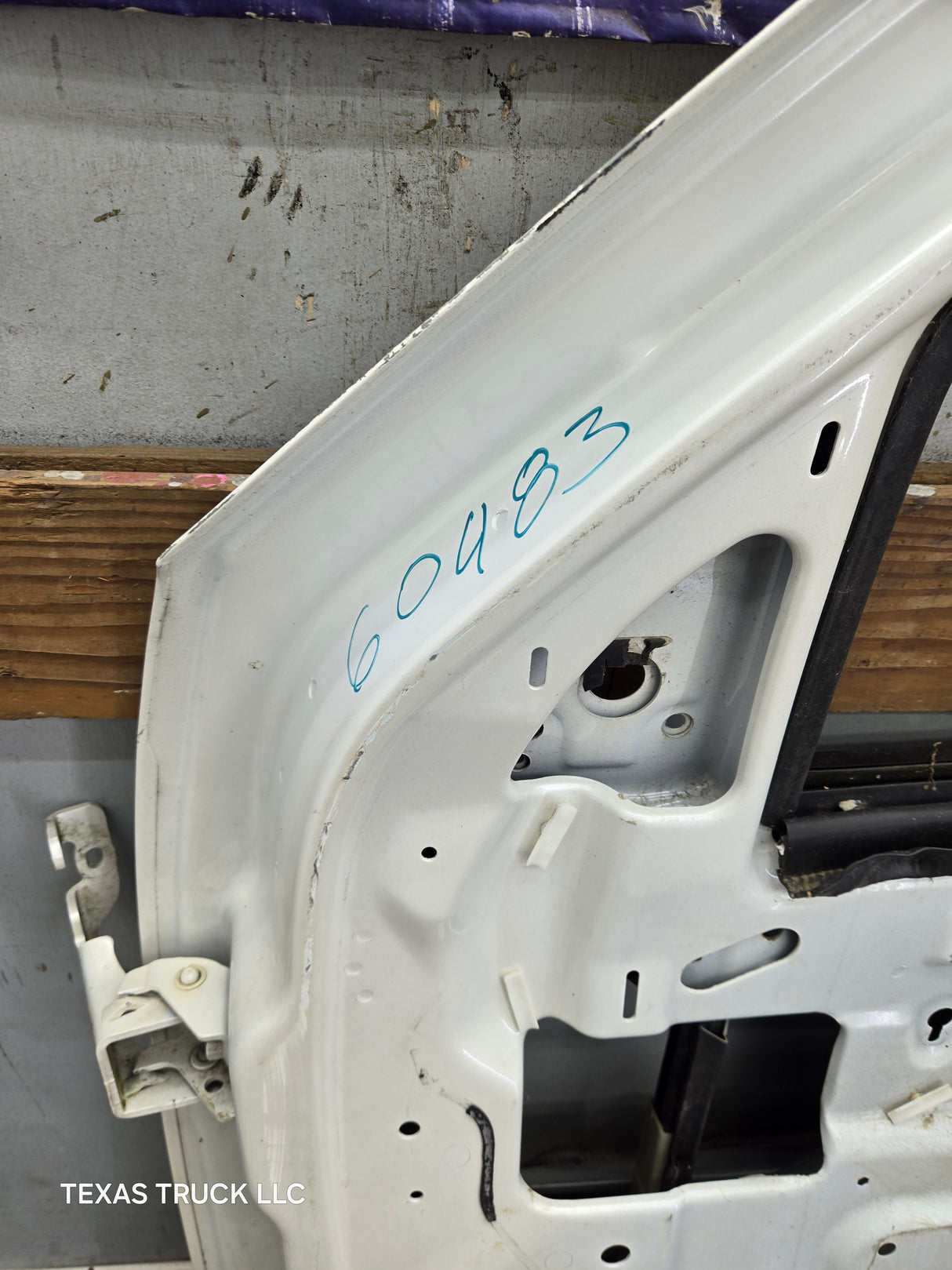 2007-2013 Chevrolet Silverado / GMC Sierra 1500 25000 3500 HD LH Front Passenger Side Door