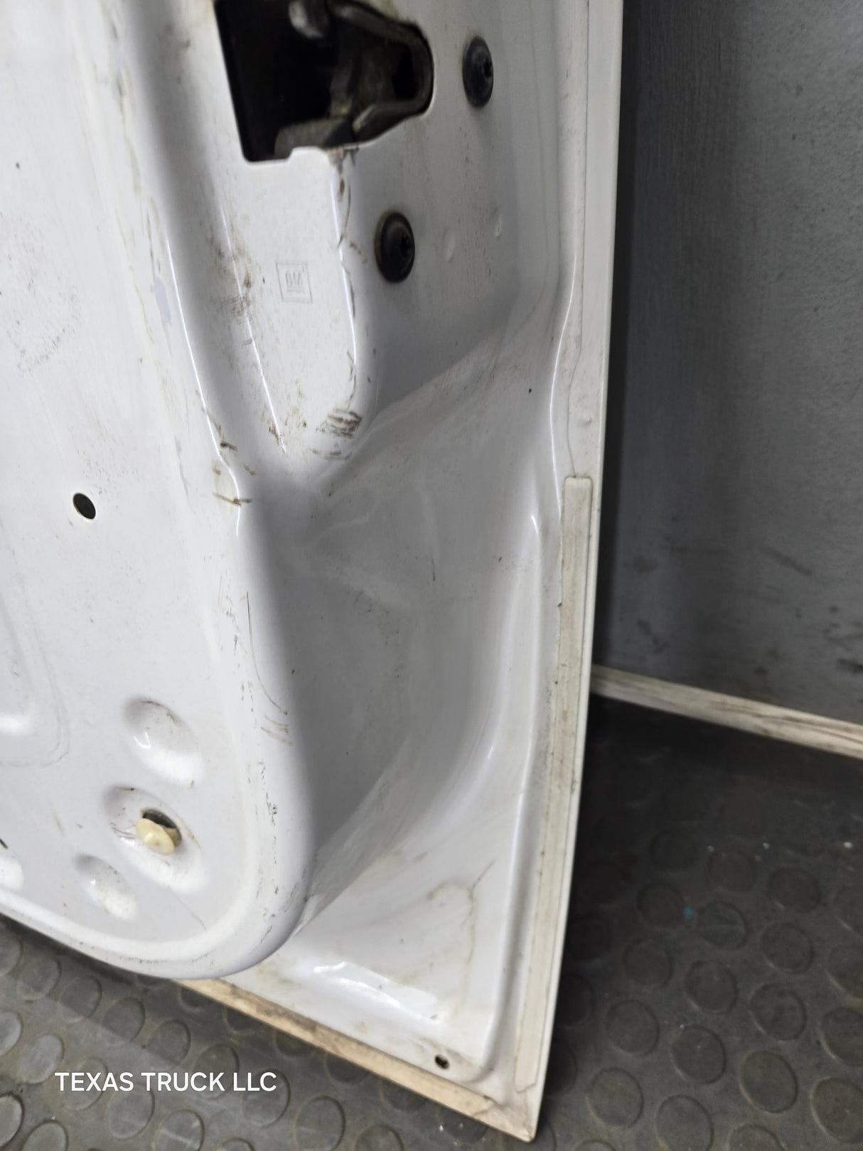 2007-2013 Chevrolet Silverado / GMC Sierra 1500 25000 3500 HD LH Front Passenger Side Door